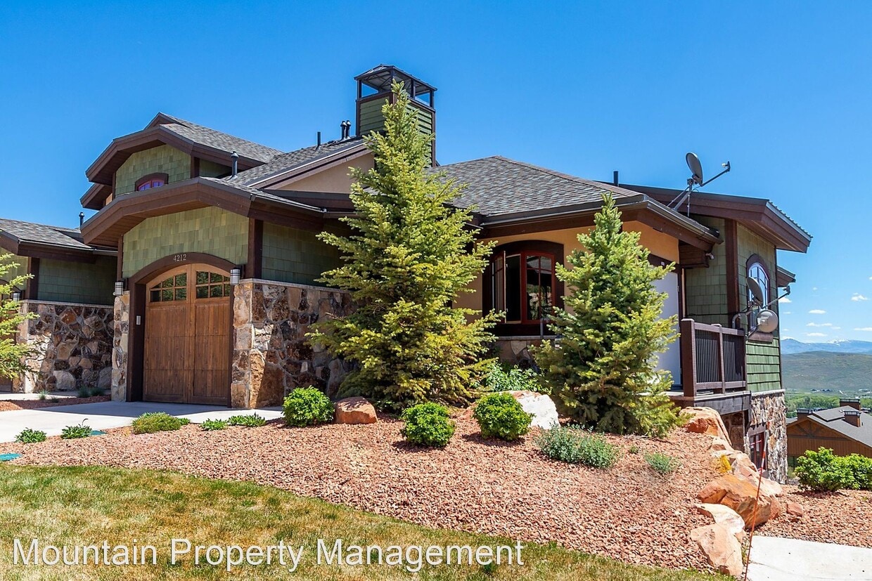 Primary Photo - 3 br, 2 bath House - 4212 Fairway Lane, #F4