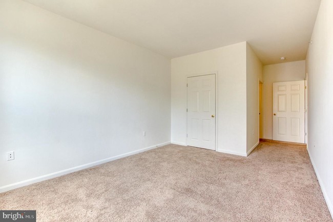 Building Photo - 18300 Feathertree way