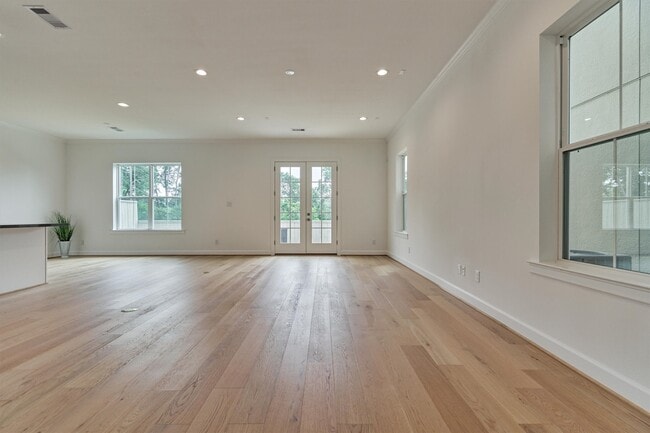 Building Photo - 2037 Carlson Creek Dr