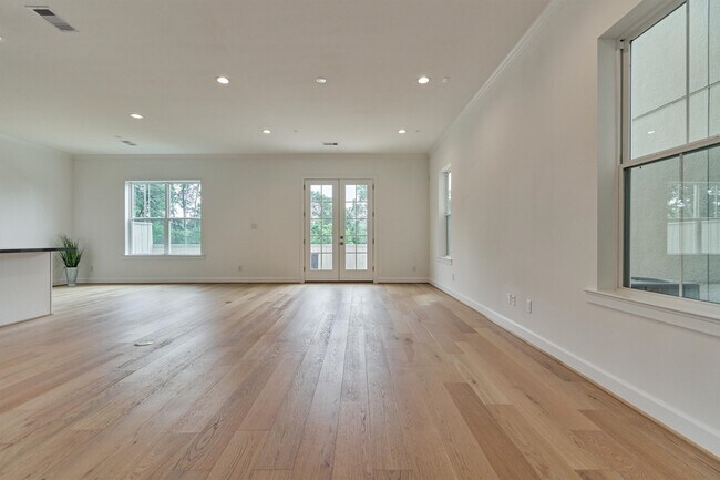Foto del edificio - 2037 Carlson Creek Dr