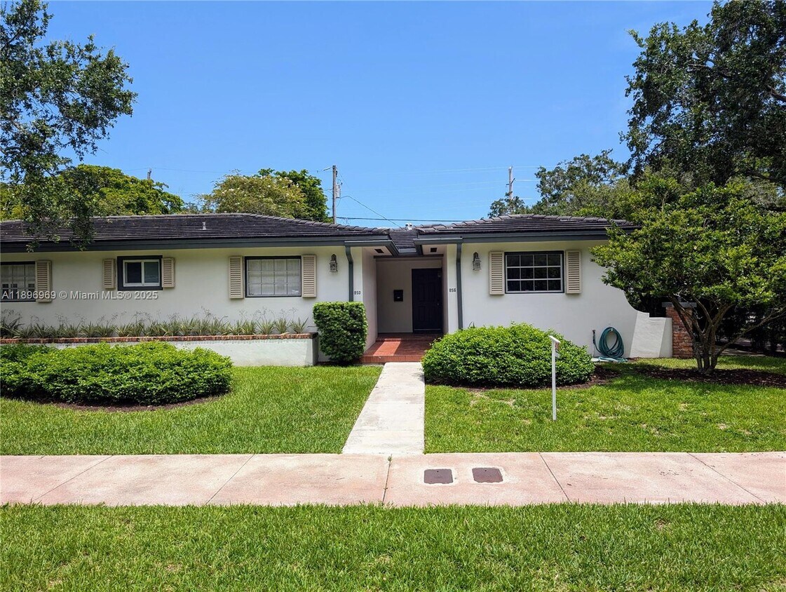 Foto principal - 850 Benevento Ave