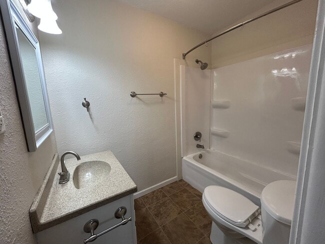 Building Photo - 2543 Cedar St