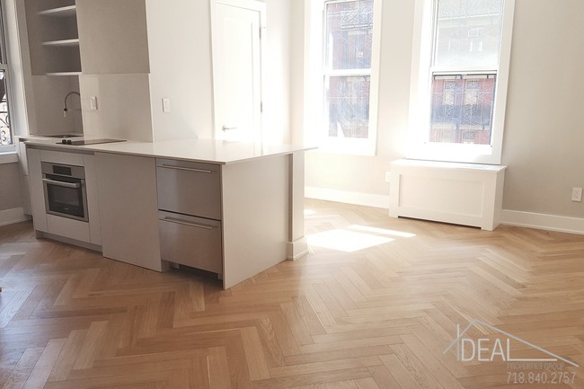 Foto del edificio - 218 W 23rd St