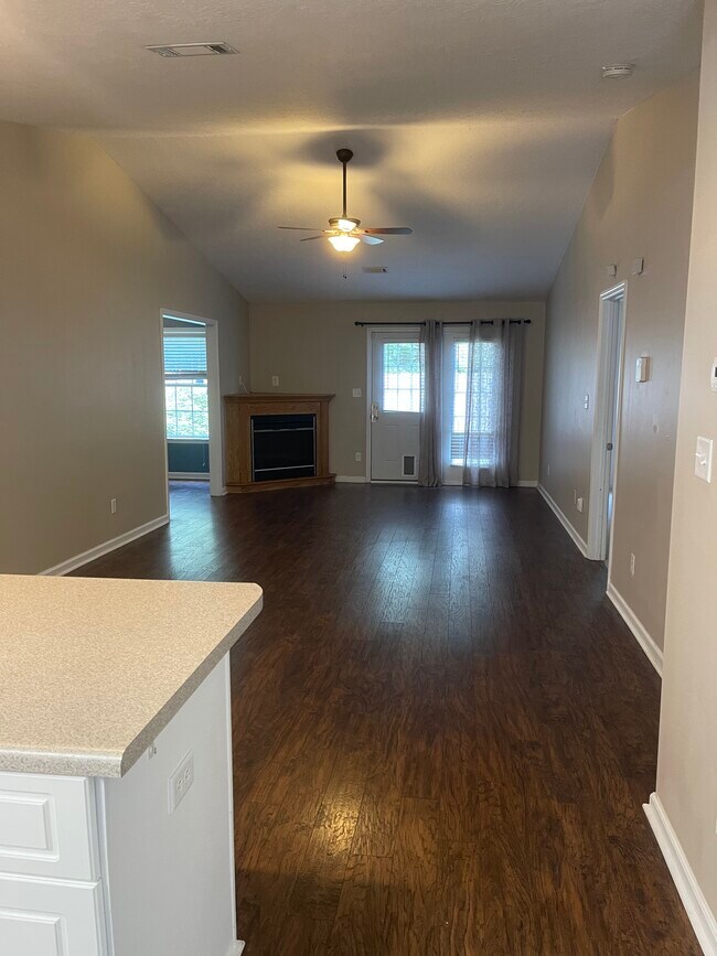 Hardwood laminate throughout - 5205 Aruba Cir