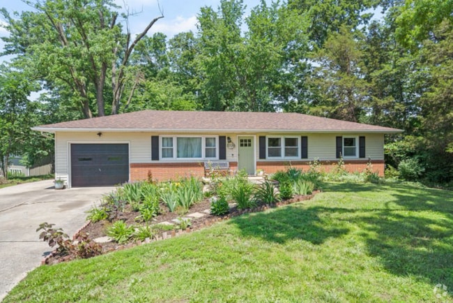 Building Photo - 3709 Evergreen Ln