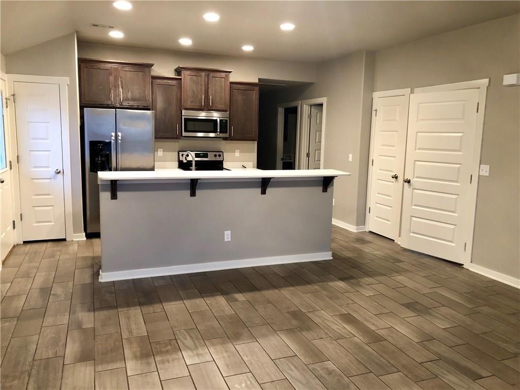 Foto principal - 608 W Weymouth