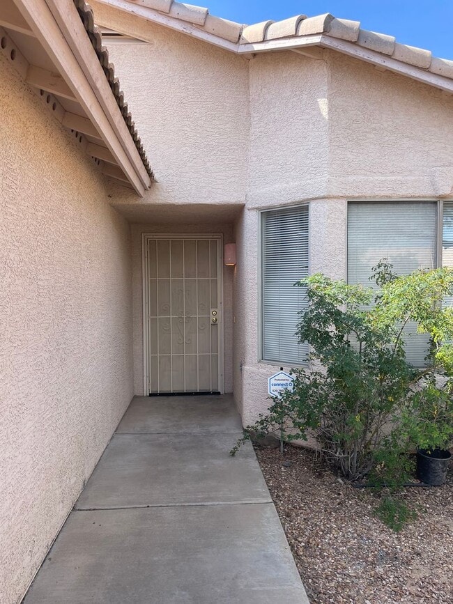 Foto del edificio - Large 3 Bedroom! Master Bedroom w/ Sitting Room!