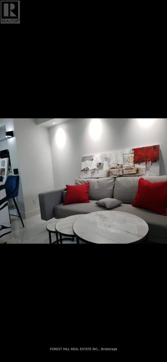 Photo du bâtiment - 4968 Yonge St