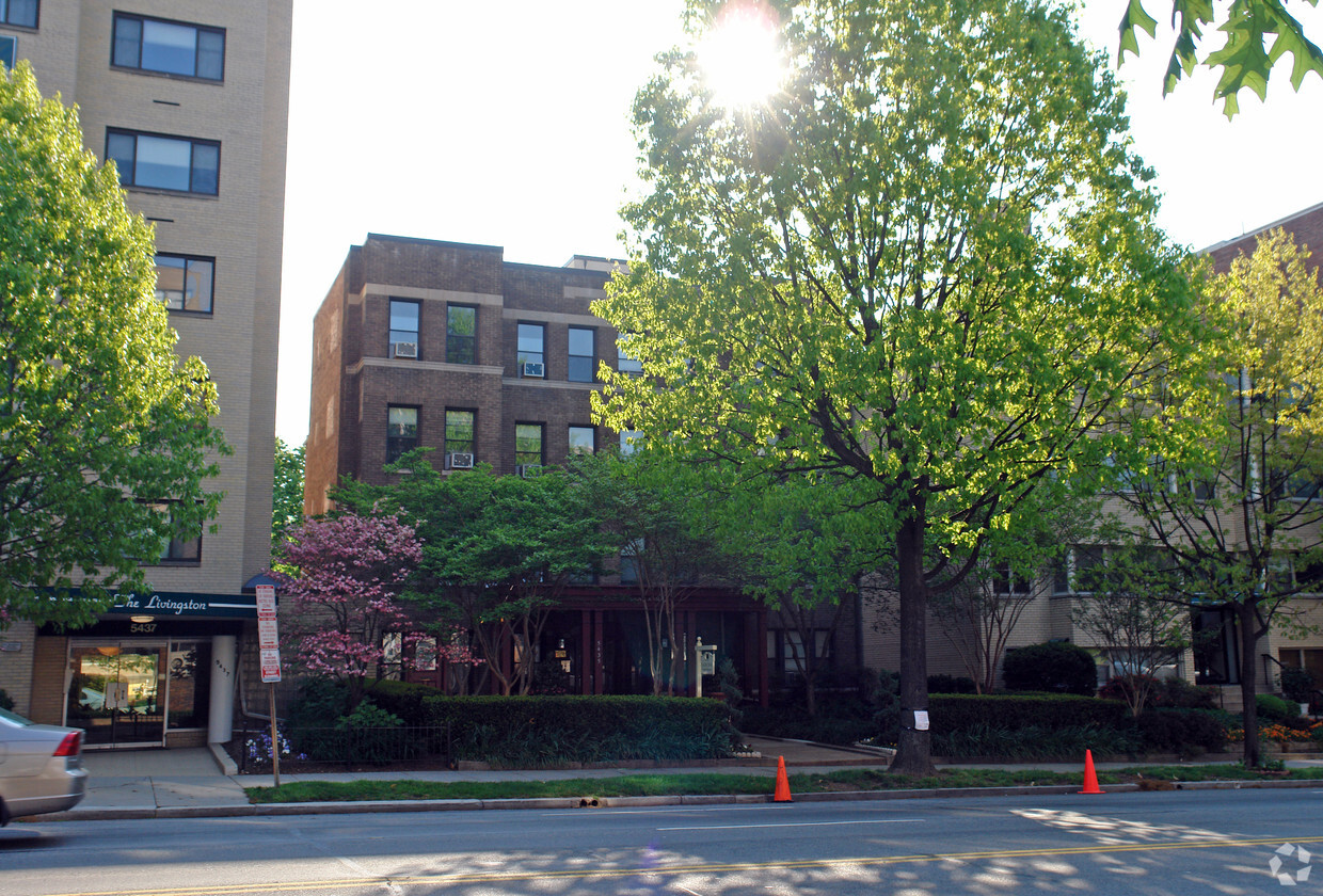 Primary Photo - Lincoln Arms Apartments