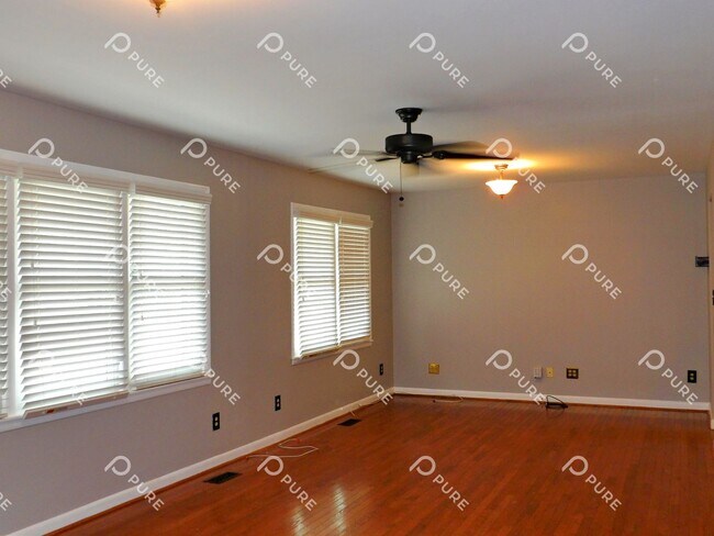 Foto del edificio - 1717 Haynes Ave NE