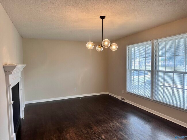 Foto del edificio - 326 Drake Ave SW