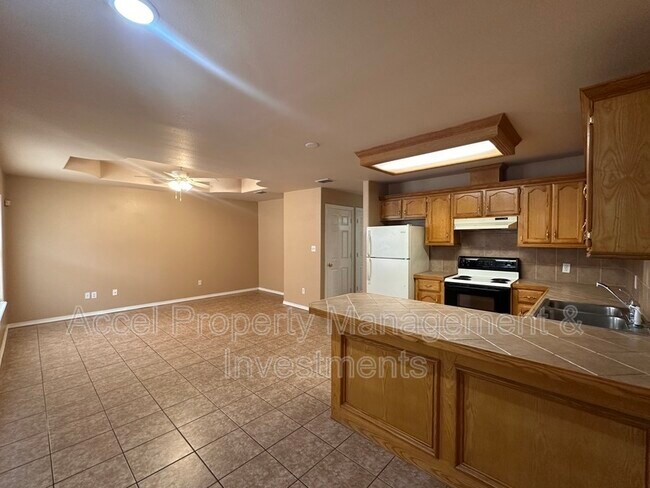 Building Photo - 811 French Ave