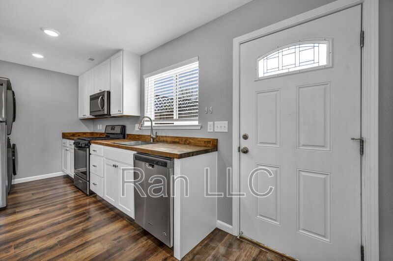 Foto principal - 229 W Pueblo St