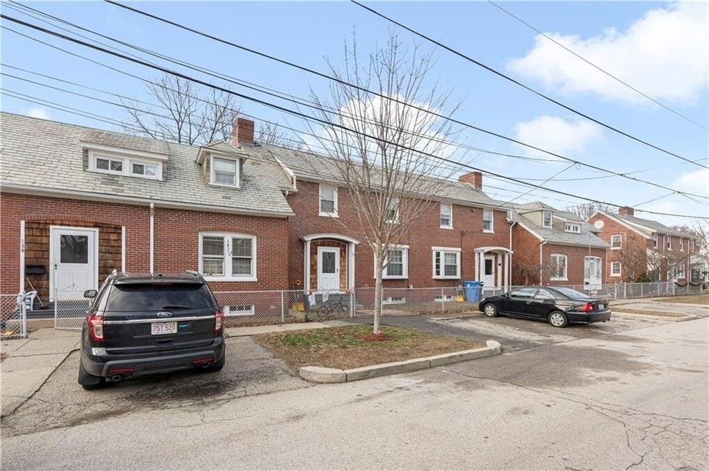 156 Lonsdale Main St, Lincoln, RI 02865 Apartments in Lincoln, RI