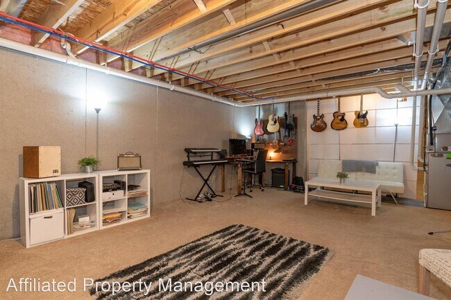 Foto del edificio - 3 br, 2 bath House - 725 N. Rose St.