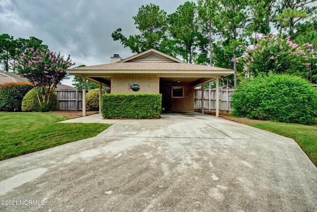 Building Photo - 304 Smugglers Ct