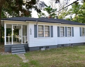 Building Photo - 1030 Lake Forest Blvd