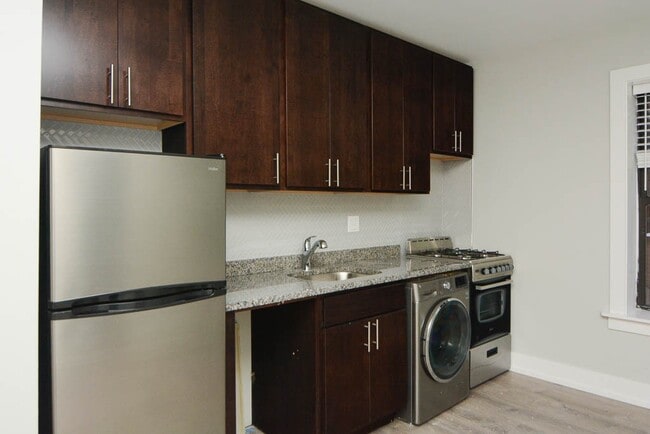 Foto del edificio - 434.5 W Belden Ave