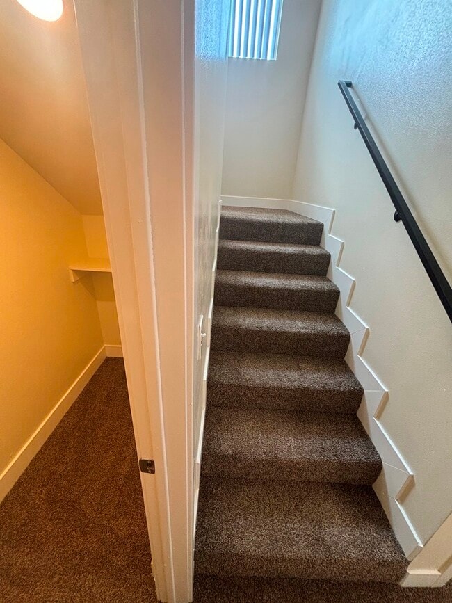 Photo - 156 E 119th St Townhome