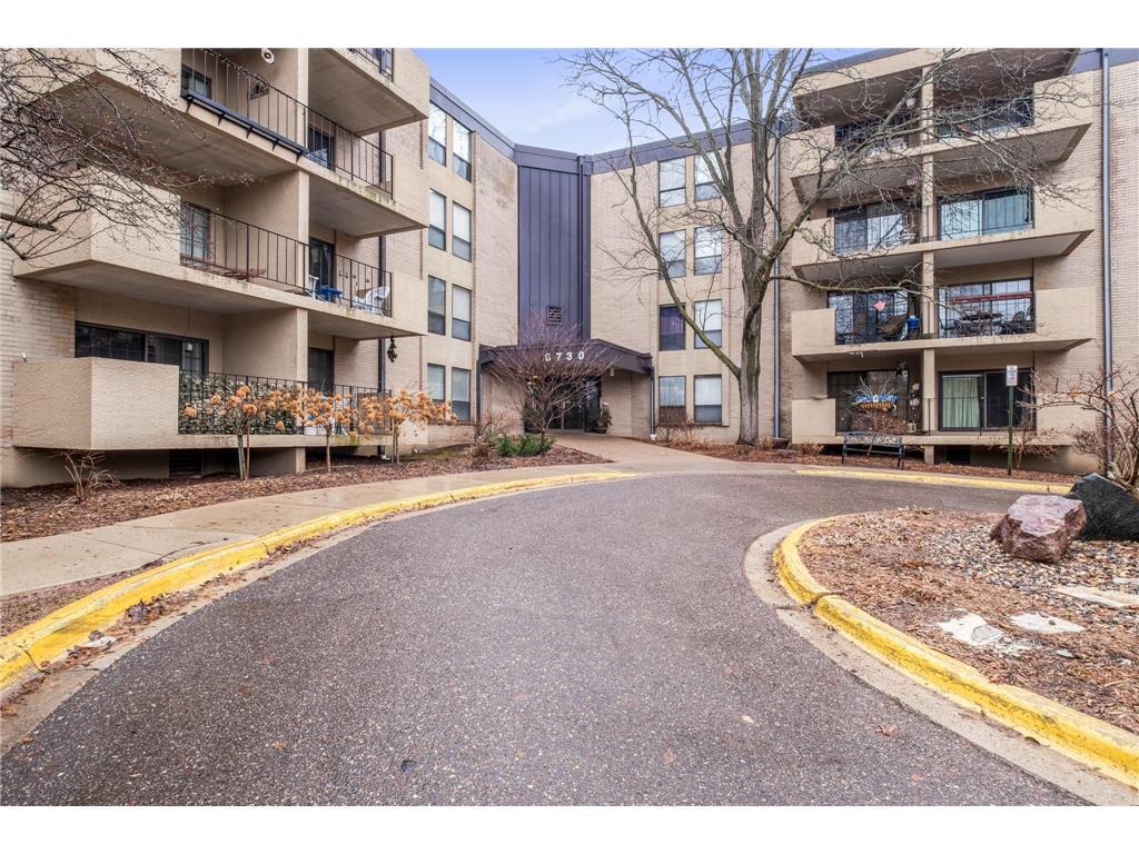 Foto principal - 6730 Vernon Ave S