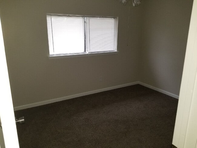 Building Photo - 2404 Blanco Dr