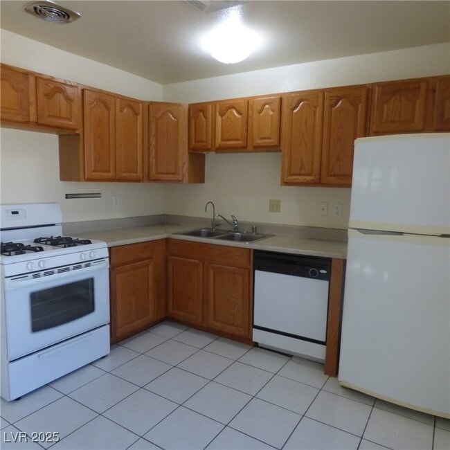 Foto del edificio - 7066 Forest Vista St