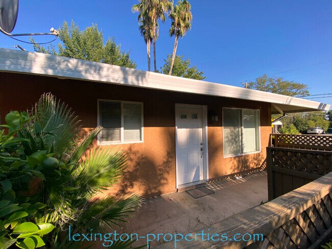 Building Photo - Beautifully Remodeled, 2BD/1BA, Condo Avai...