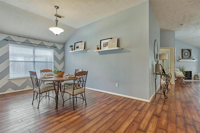 Building Photo - 6806 Durango Dr