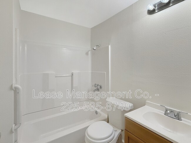 Building Photo - 2633 New Orleans St