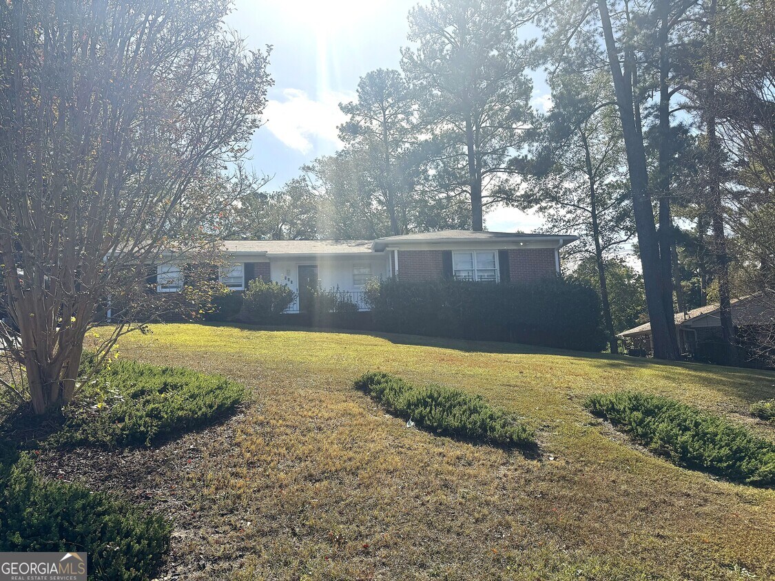 Primary Photo - 819 Ellenwood Cir