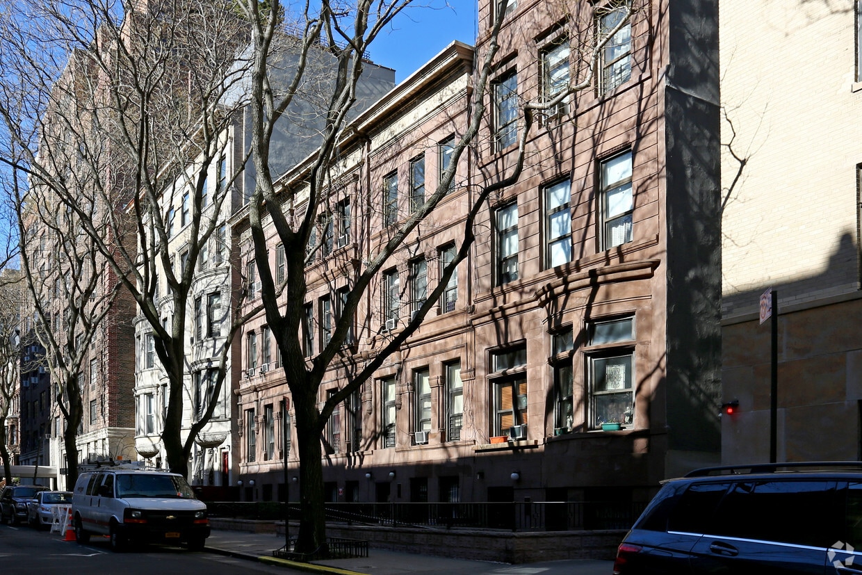 Primary Photo - 17 W 90th St