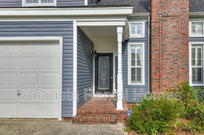 Building Photo - 39 Queens Ct