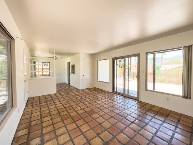 Building Photo - 54920 Avenida Juarez