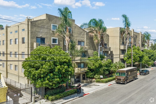 Building Photo - Meridian Hollywood