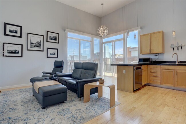 Foto del edificio - 1438 Little Raven St