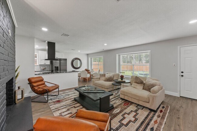 Foto del edificio - 15439 Indian Woods Dr