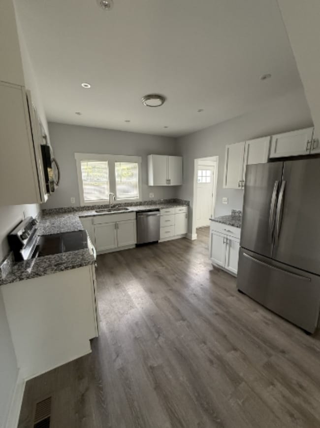 Foto del edificio - 2519 N College Ave