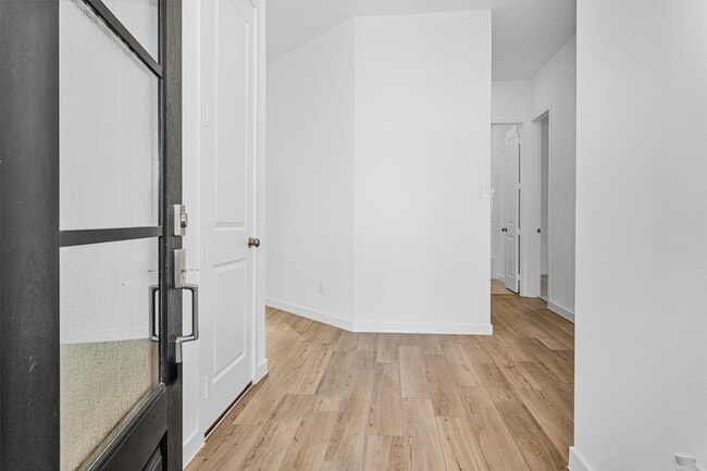 Foto del edificio - 29323 Meadowcreek Hl Dr