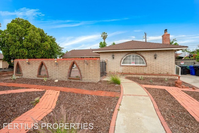 Building Photo - 4 br, 2 bath House - 735 Elm Way