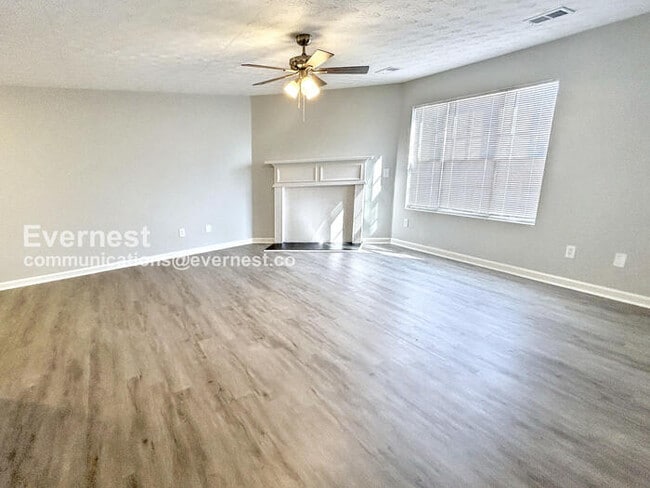 Building Photo - 3251 River Ln SE