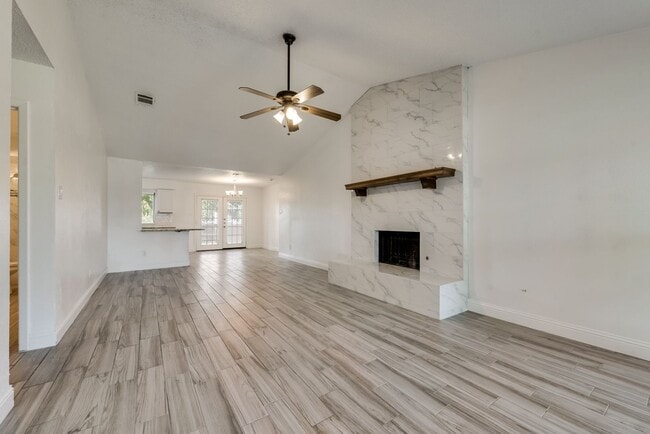 Building Photo - Remodeled Mesquite Home!