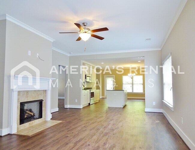 Building Photo - Gorgeous 2 -Story Home for Rent in Lake Cy...