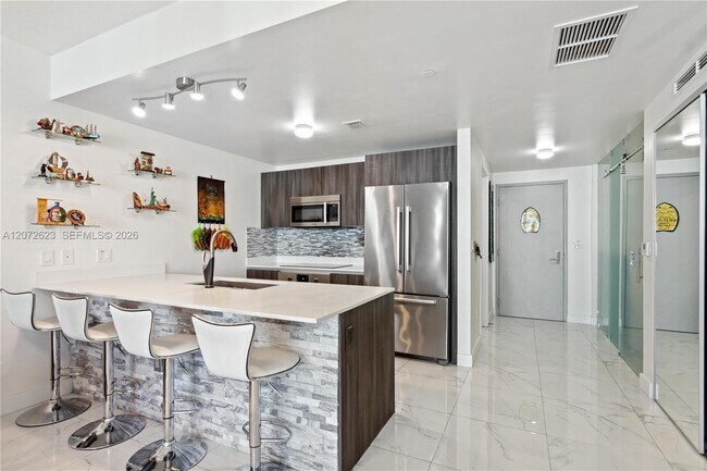Foto del edificio - 488 NE 18th St