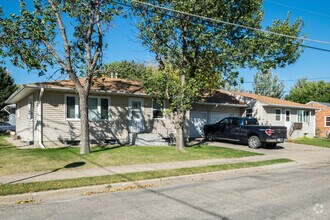 Building Photo - 1540-1542 5th St SW
