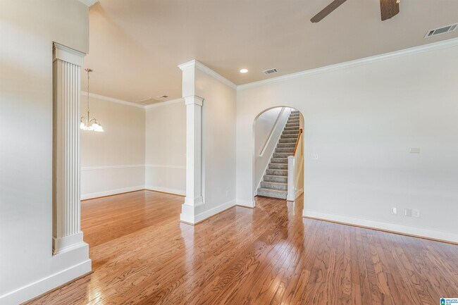 Building Photo - 6229 S Clubview Cir