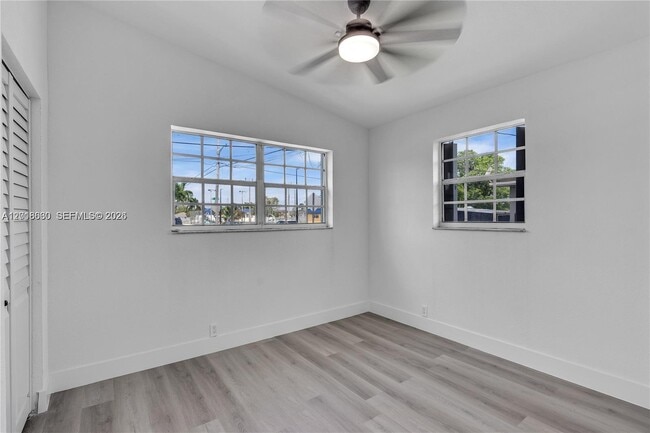 Foto del edificio - 2195 W 5th Ave