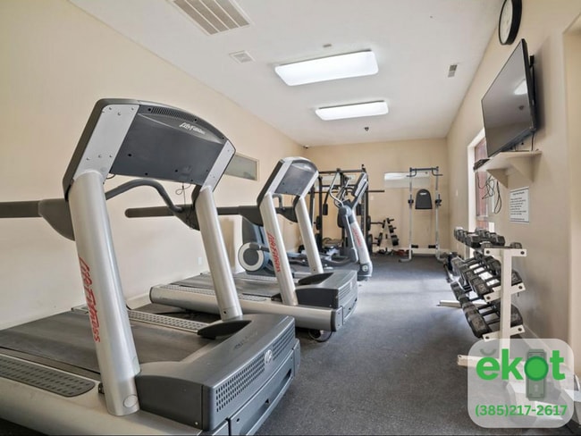 Foto del edificio - 8176 N Cedar Springs Rd