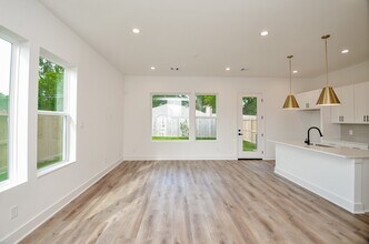 Building Photo - 7703 Inwood Grv Ln