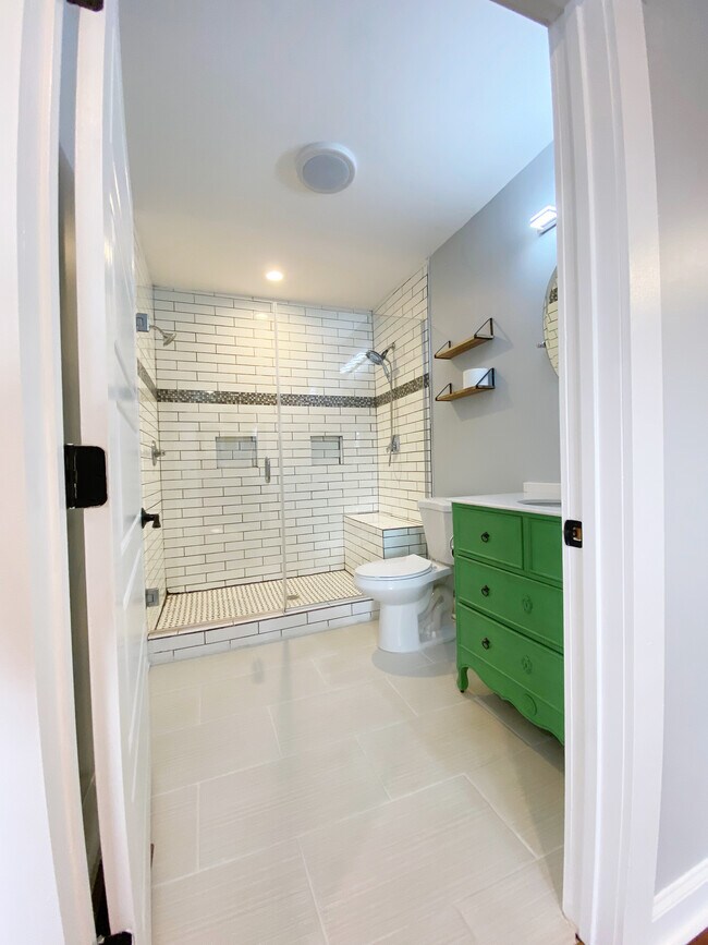 Baño 1 - 1101 N 2nd St