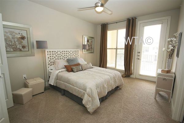 Building Photo - 701 N Vista Ridge Blvd